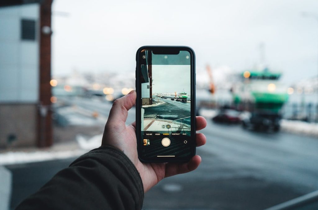 Using a Smartphone for High-quality Photos on Instagram